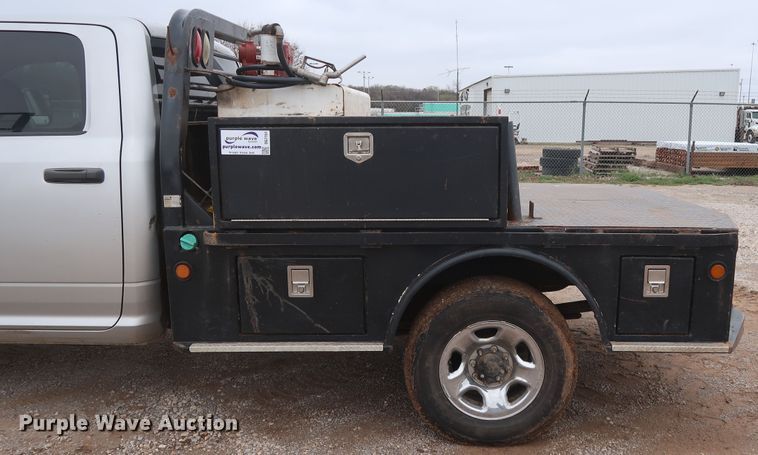 image for item DG7151 2013 Dodge Ram 2500HD  Crew Cab flatbed pickup truck