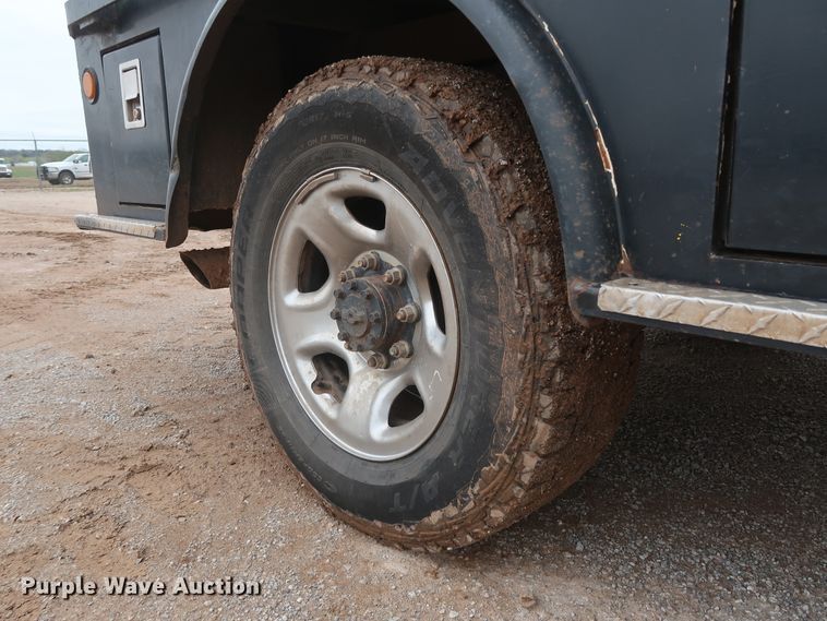 image for item DG7151 2013 Dodge Ram 2500HD  Crew Cab flatbed pickup truck