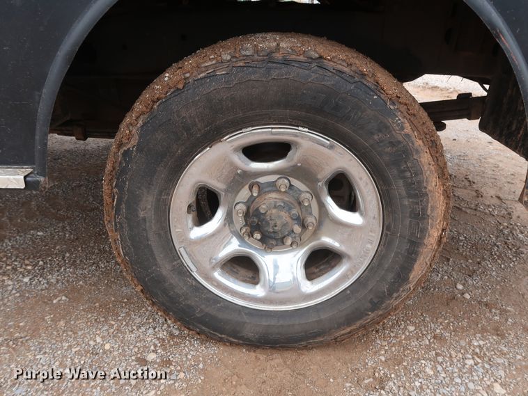 image for item DG7151 2013 Dodge Ram 2500HD  Crew Cab flatbed pickup truck