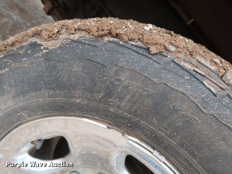 image for item DG7151 2013 Dodge Ram 2500HD  Crew Cab flatbed pickup truck