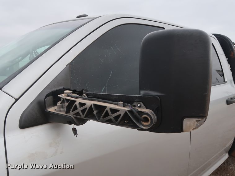 image for item DG7151 2013 Dodge Ram 2500HD  Crew Cab flatbed pickup truck