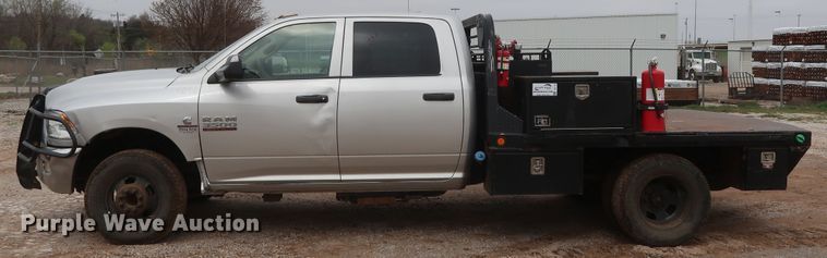 image for item DG7153 2013 Dodge Ram 3500HD  Crew Cab flatbed pickup truck