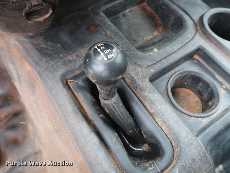 image for item DG7153 2013 Dodge Ram 3500HD  Crew Cab flatbed pickup truck