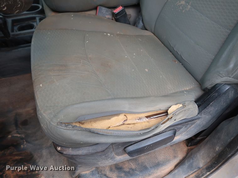 image for item DG7153 2013 Dodge Ram 3500HD  Crew Cab flatbed pickup truck