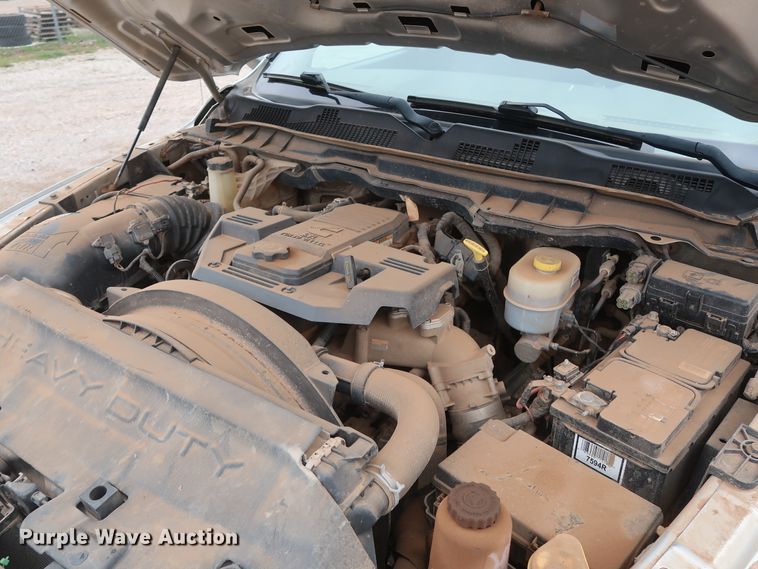 image for item DG7153 2013 Dodge Ram 3500HD  Crew Cab flatbed pickup truck