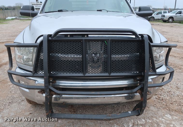 image for item DG7153 2013 Dodge Ram 3500HD  Crew Cab flatbed pickup truck