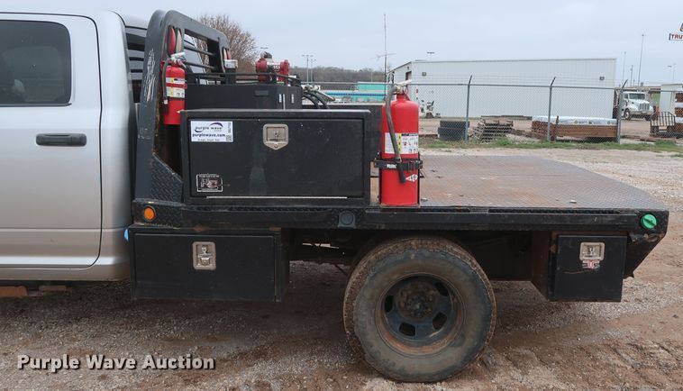 image for item DG7153 2013 Dodge Ram 3500HD  Crew Cab flatbed pickup truck