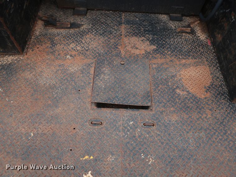 image for item DG7153 2013 Dodge Ram 3500HD  Crew Cab flatbed pickup truck