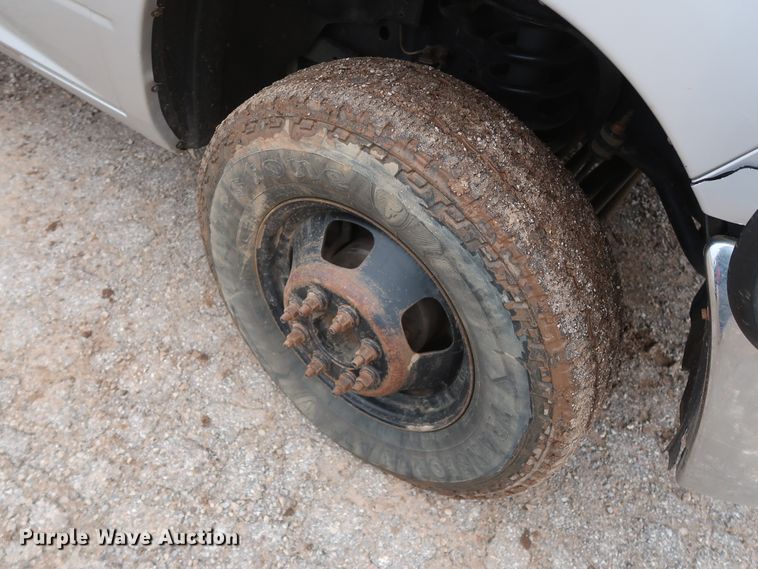 image for item DG7153 2013 Dodge Ram 3500HD  Crew Cab flatbed pickup truck