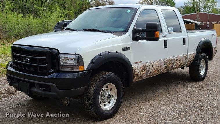 image for item DG7738 2004 Ford F250 Super Duty  Crew Cab pickup truck