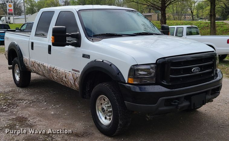 image for item DG7738 2004 Ford F250 Super Duty  Crew Cab pickup truck