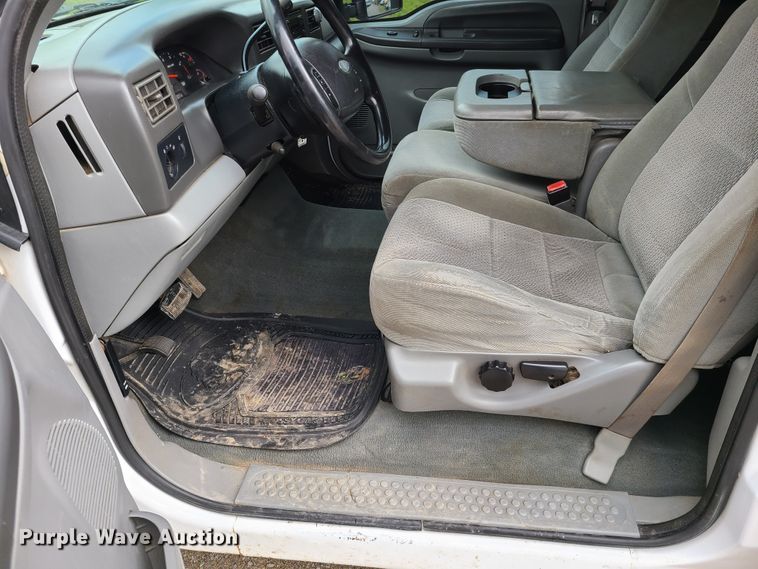 image for item DG7738 2004 Ford F250 Super Duty  Crew Cab pickup truck