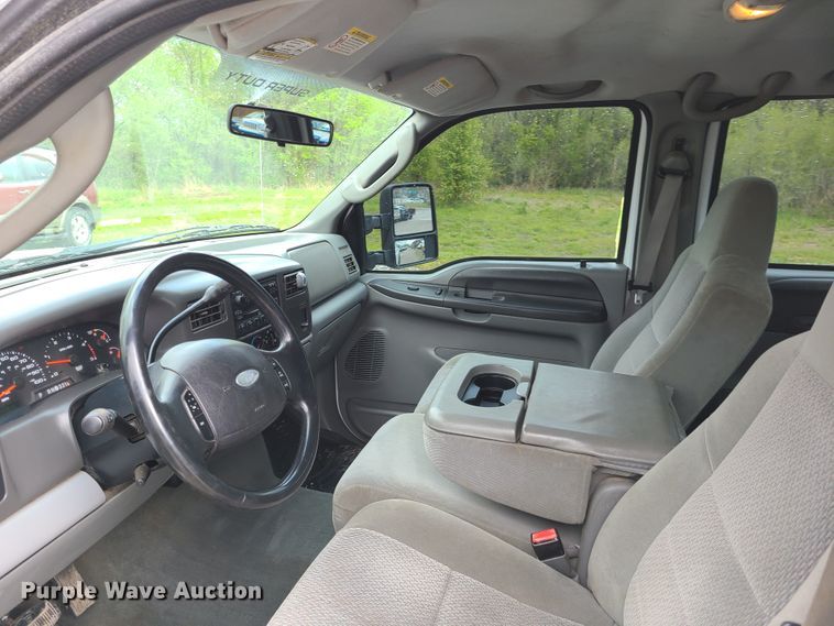 image for item DG7738 2004 Ford F250 Super Duty  Crew Cab pickup truck