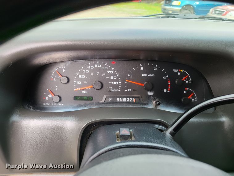 image for item DG7738 2004 Ford F250 Super Duty  Crew Cab pickup truck