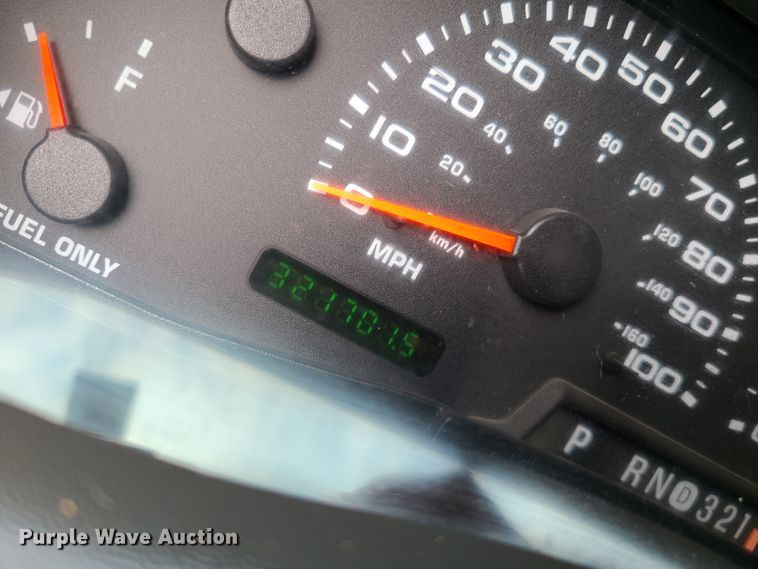 image for item DG7738 2004 Ford F250 Super Duty  Crew Cab pickup truck