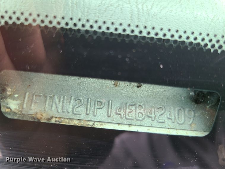 image for item DG7738 2004 Ford F250 Super Duty  Crew Cab pickup truck