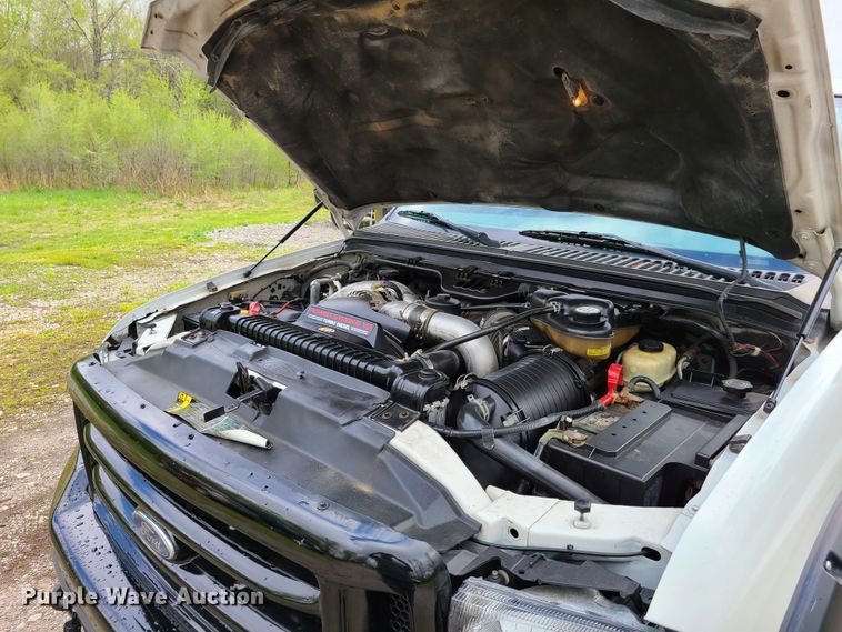 image for item DG7738 2004 Ford F250 Super Duty  Crew Cab pickup truck