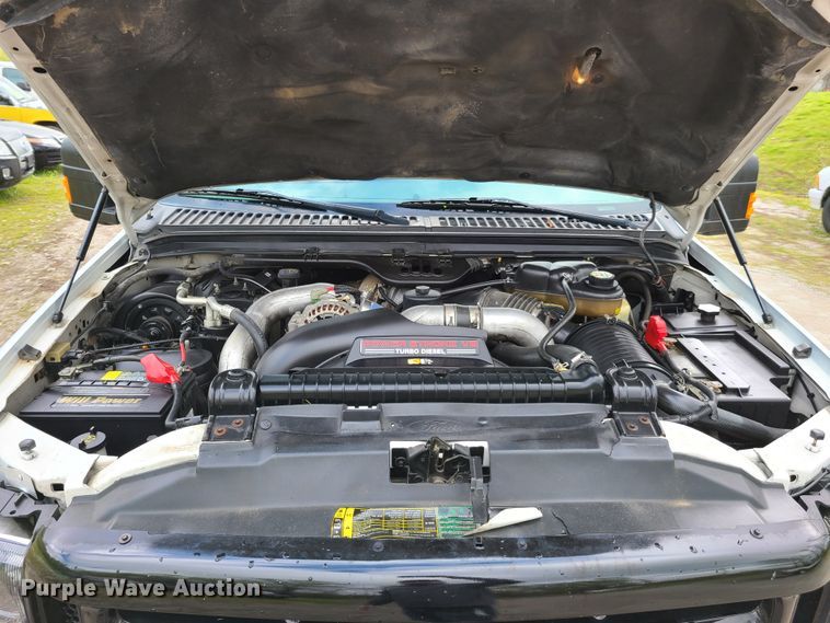 image for item DG7738 2004 Ford F250 Super Duty  Crew Cab pickup truck