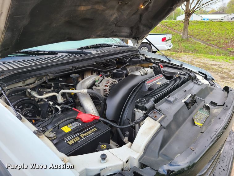 image for item DG7738 2004 Ford F250 Super Duty  Crew Cab pickup truck