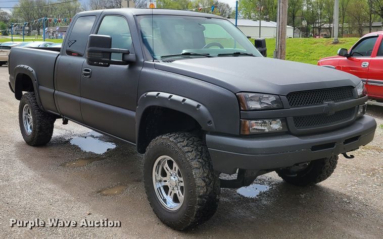 image for item DG7743 2004 Chevrolet Silverado 1500  Ext. Cab pickup truck