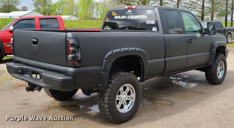 image for item DG7743 2004 Chevrolet Silverado 1500  Ext. Cab pickup truck
