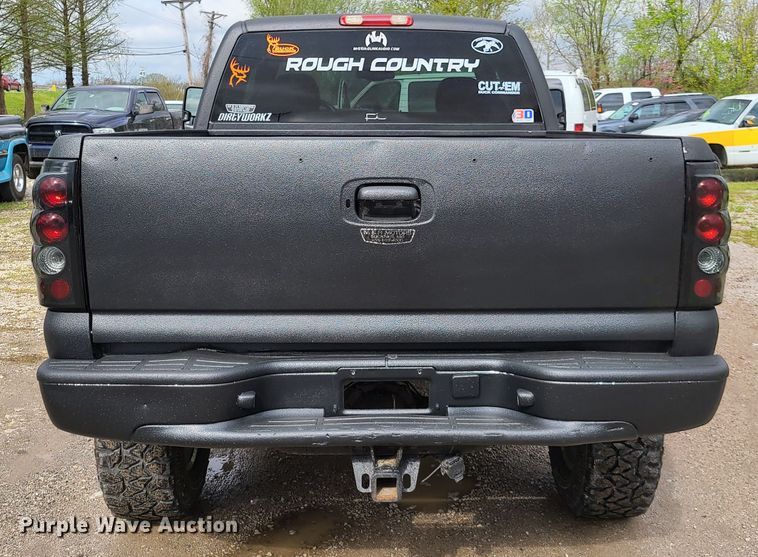 image for item DG7743 2004 Chevrolet Silverado 1500  Ext. Cab pickup truck