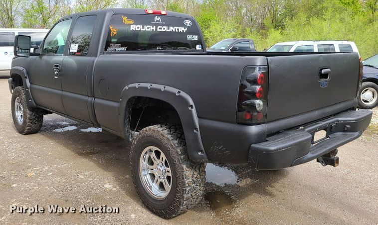 image for item DG7743 2004 Chevrolet Silverado 1500  Ext. Cab pickup truck