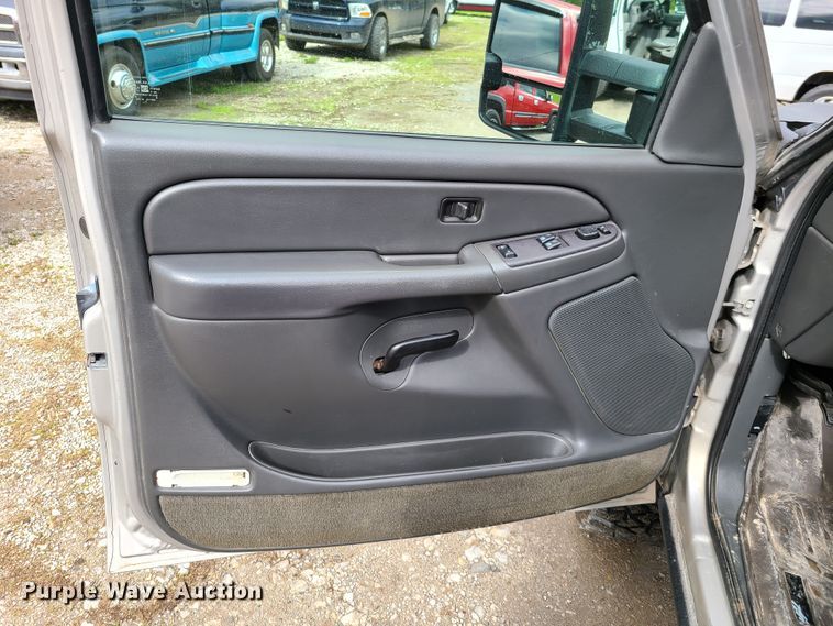 image for item DG7743 2004 Chevrolet Silverado 1500  Ext. Cab pickup truck