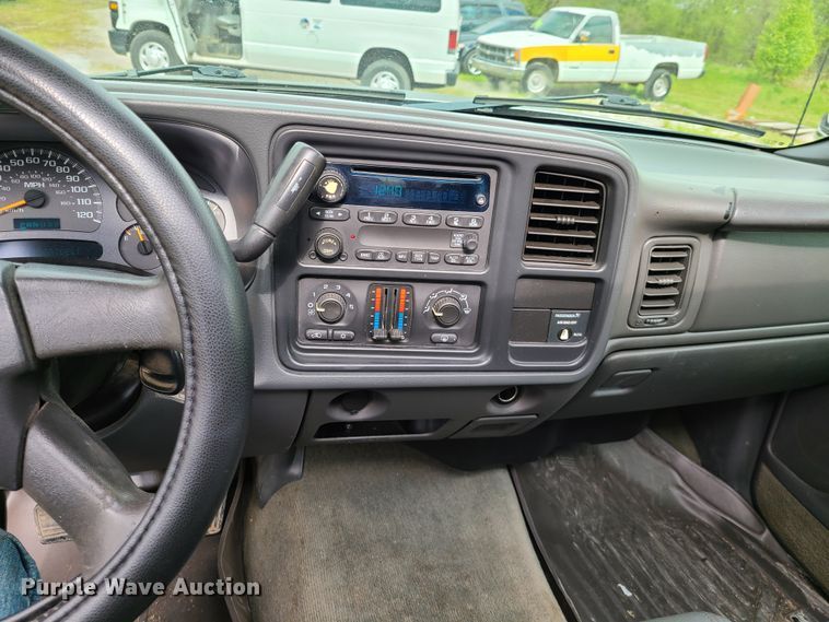 image for item DG7743 2004 Chevrolet Silverado 1500  Ext. Cab pickup truck