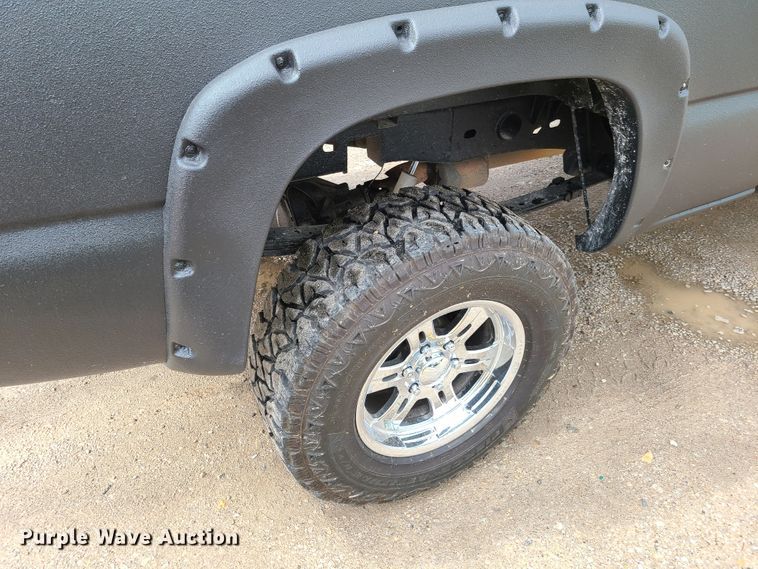 image for item DG7743 2004 Chevrolet Silverado 1500  Ext. Cab pickup truck