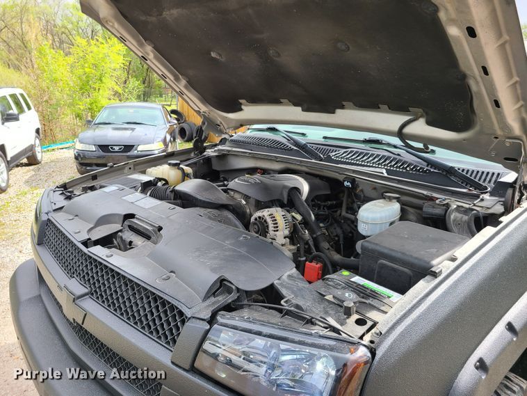 image for item DG7743 2004 Chevrolet Silverado 1500  Ext. Cab pickup truck