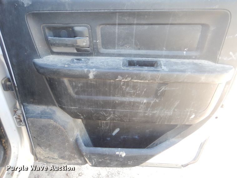 image for item DG8504 2014 Dodge Ram 4500HD Crew Cab utility truck