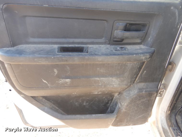 image for item DG8504 2014 Dodge Ram 4500HD Crew Cab utility truck