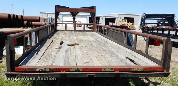 image for item DG8525 2001 Texas Bragg equipment trailer
