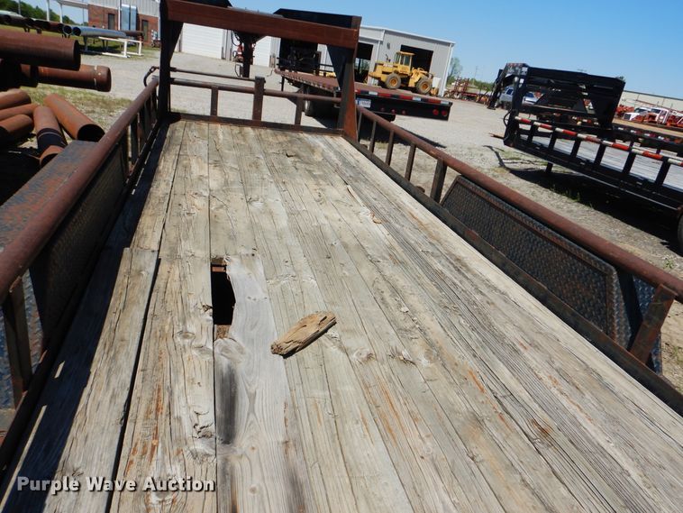 image for item DG8525 2001 Texas Bragg equipment trailer