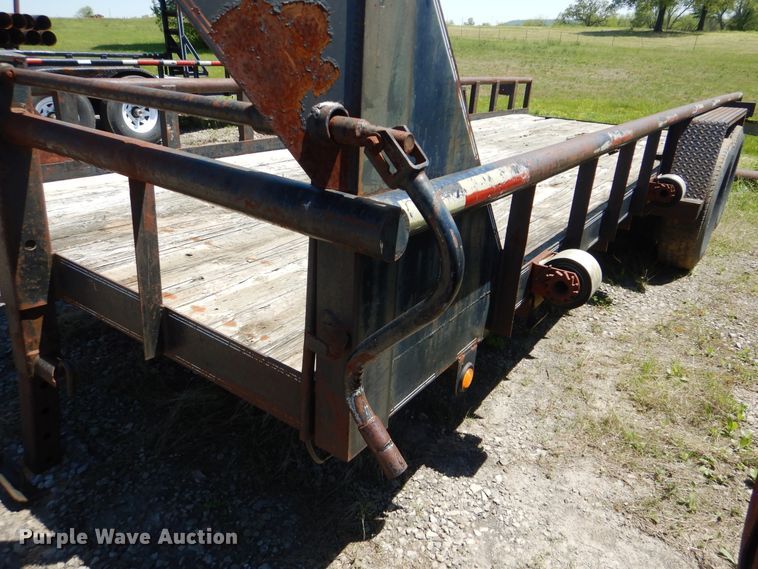 image for item DG8525 2001 Texas Bragg equipment trailer