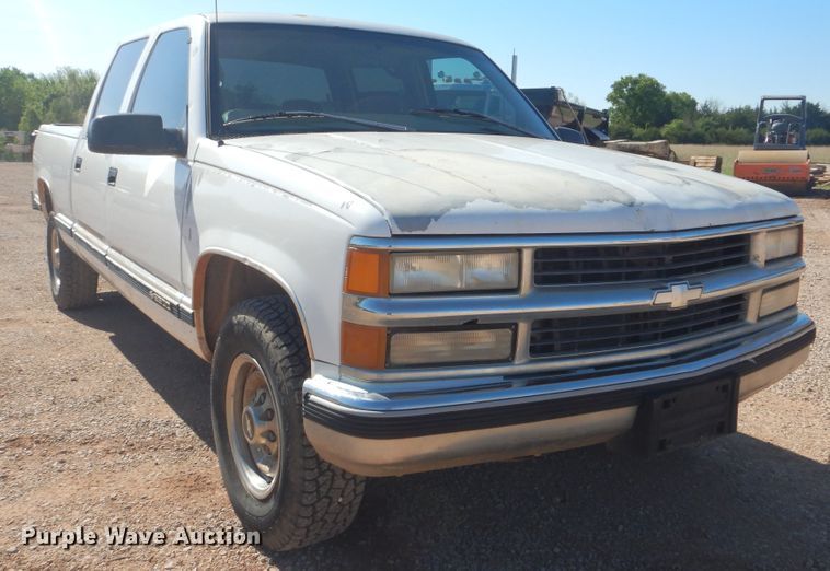 image for item DG8555 1999 Chevrolet C2500  Crew Cab pickup truck