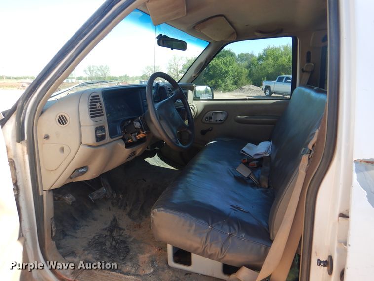 image for item DG8555 1999 Chevrolet C2500  Crew Cab pickup truck