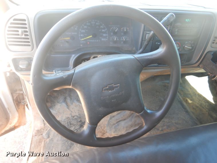 image for item DG8555 1999 Chevrolet C2500  Crew Cab pickup truck