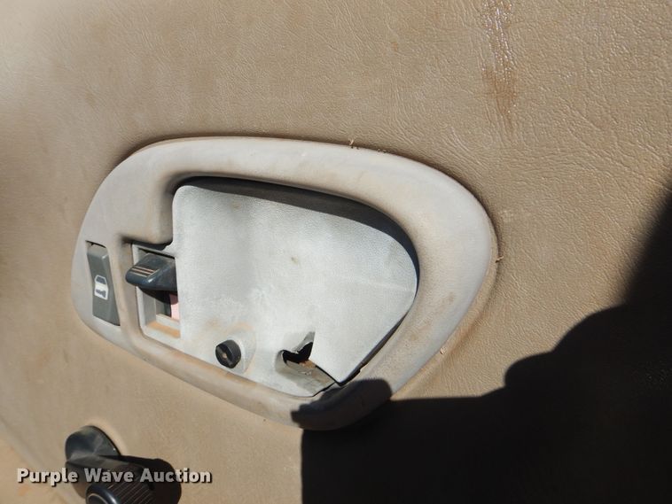 image for item DG8555 1999 Chevrolet C2500  Crew Cab pickup truck