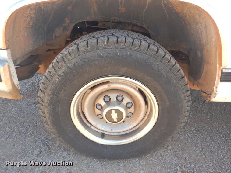 image for item DG8555 1999 Chevrolet C2500  Crew Cab pickup truck