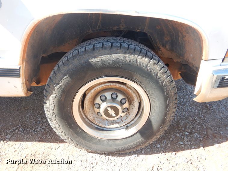 image for item DG8555 1999 Chevrolet C2500  Crew Cab pickup truck