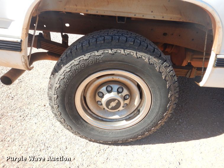 image for item DG8555 1999 Chevrolet C2500  Crew Cab pickup truck