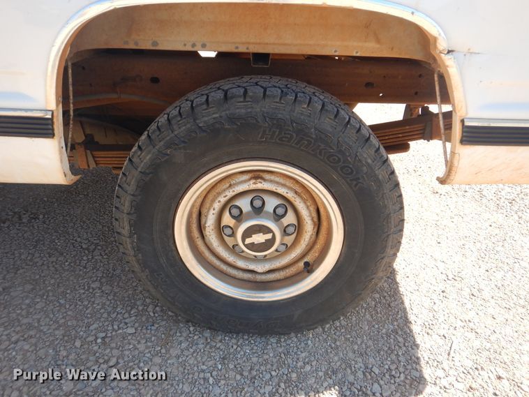 image for item DG8555 1999 Chevrolet C2500  Crew Cab pickup truck