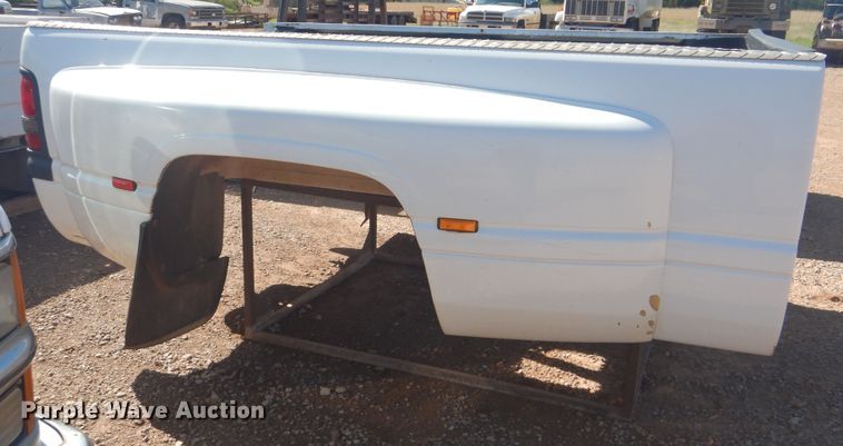 image for item DG8556 2001 Dodge Ram 3500 pickup truck bed