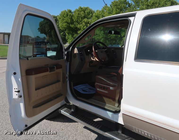 image for item DH0861 2012 Ford F250 Super Duty Lariat King Ranch  Crew Cab pickup truck
