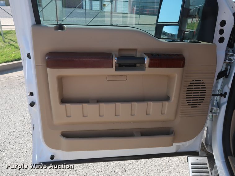 image for item DH0861 2012 Ford F250 Super Duty Lariat King Ranch  Crew Cab pickup truck