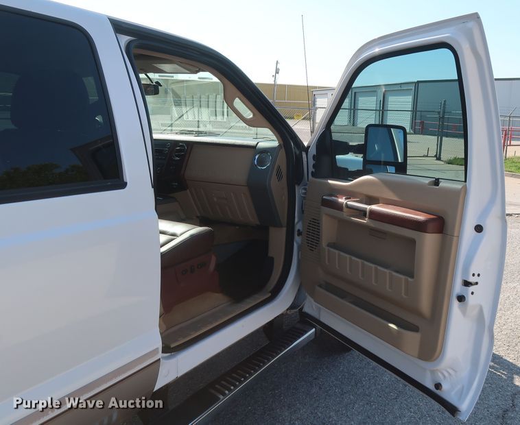 image for item DH0861 2012 Ford F250 Super Duty Lariat King Ranch  Crew Cab pickup truck