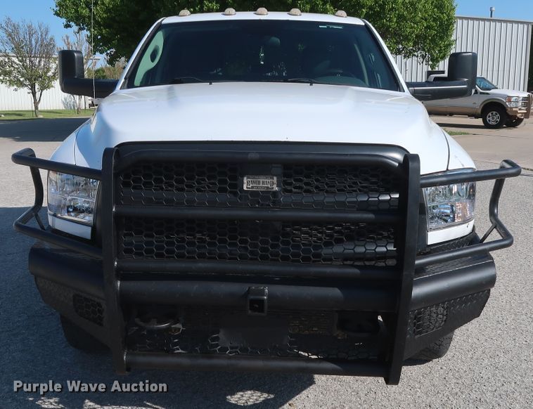 image for item DH0862 2015 Dodge Ram 3500HD  Crew Cab pickup truck cab and chassis