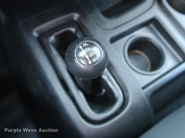 image for item DH0862 2015 Dodge Ram 3500HD  Crew Cab pickup truck cab and chassis